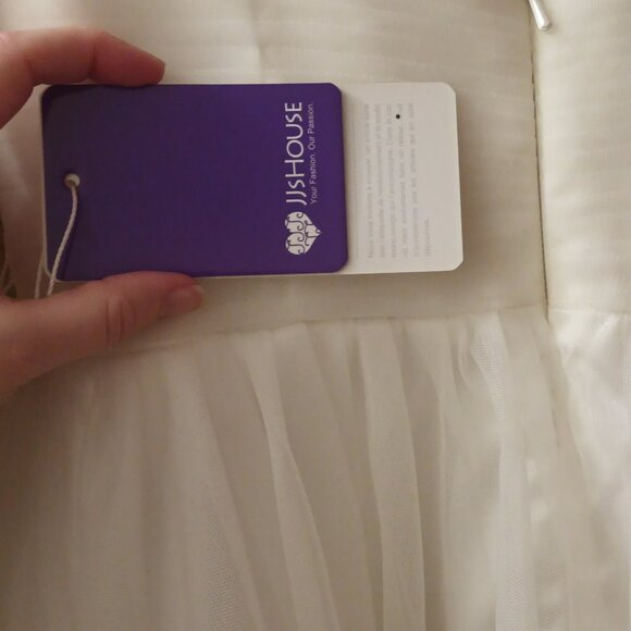 Size 4 JJ's House Ivory Wedding Dress - Never Worn - Picture 4 of 4